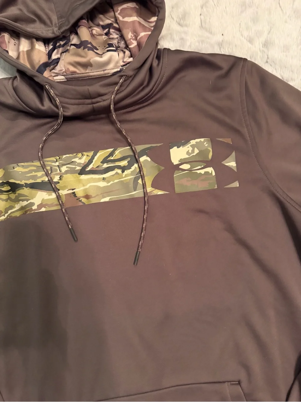 Under Armour loose fix XL Men's Brown Camo-Accent Hooded Pullover!